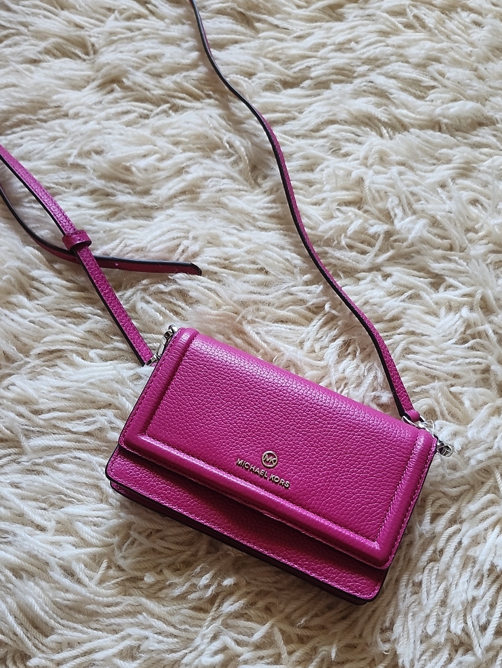 NWOT Michael Kors Jet Set Small Charm Leather Phone Crossbody - Picture 3 of 16